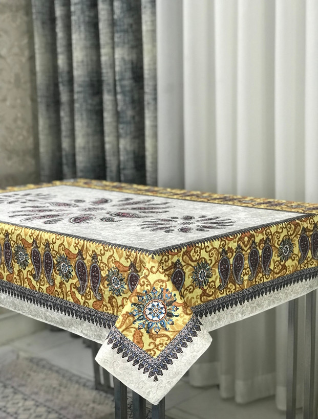 رومیزی طرح سه ترمه