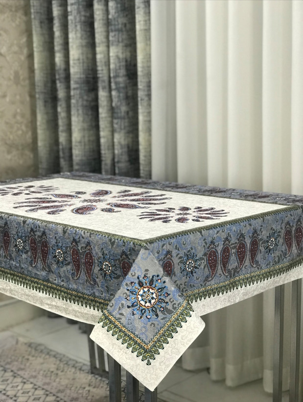 رومیزی طرح سه ترمه