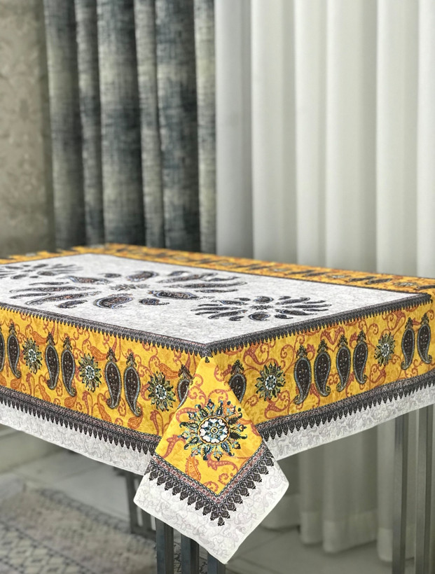 رومیزی طرح سه ترمه
