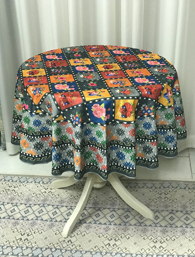 رومیزی گرد طرح چهل تیکه سنتی گل