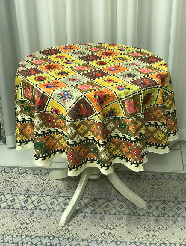رومیزی گرد طرح چهل تیکه سنتی گل