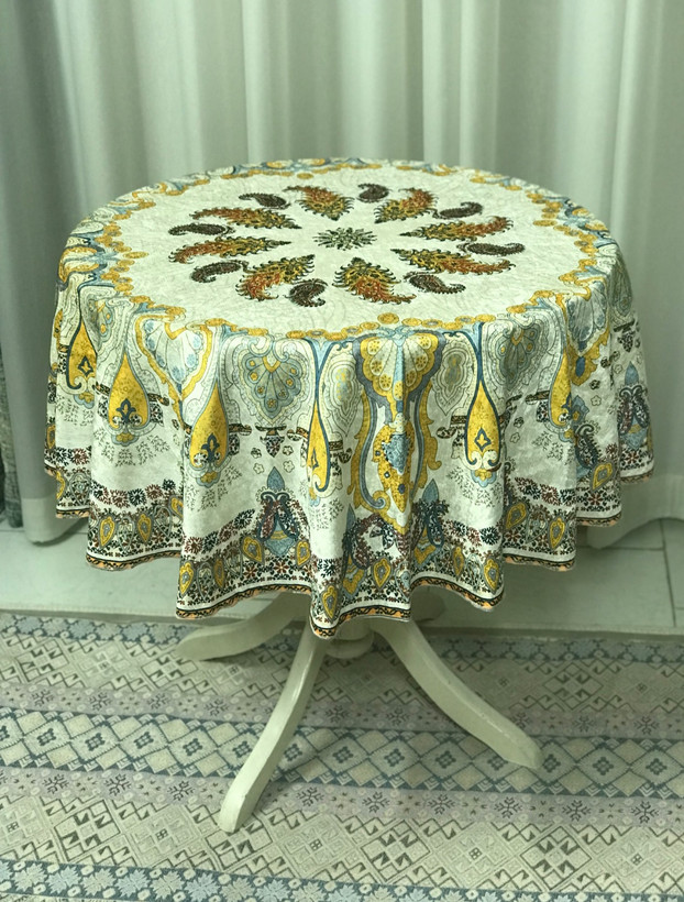رومیزی گرد طرح آبرنگی