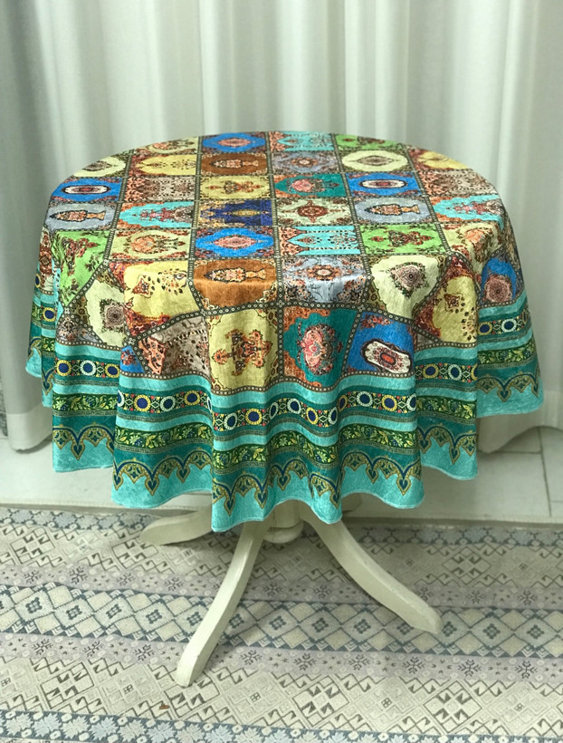 رومیزی گرد طرح چهل تیکه