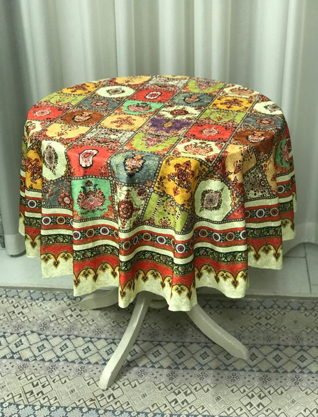 رومیزی گرد طرح چهل تیکه