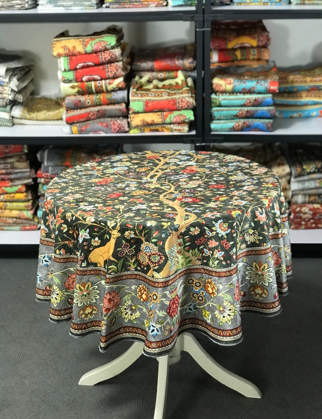 رومیزی گرد طرح آهو