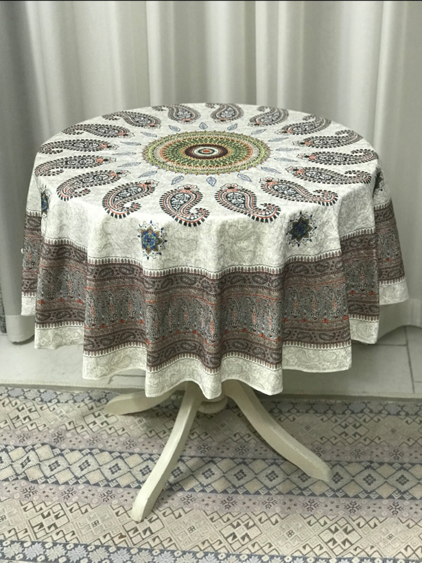 رومیزی گرد طرح آی گل