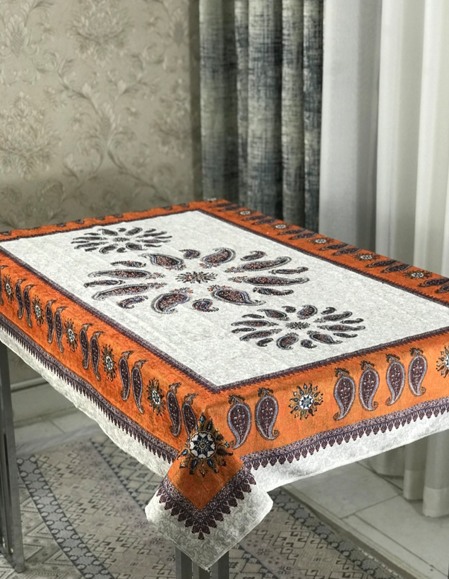 رومیزی طرح سه ترمه